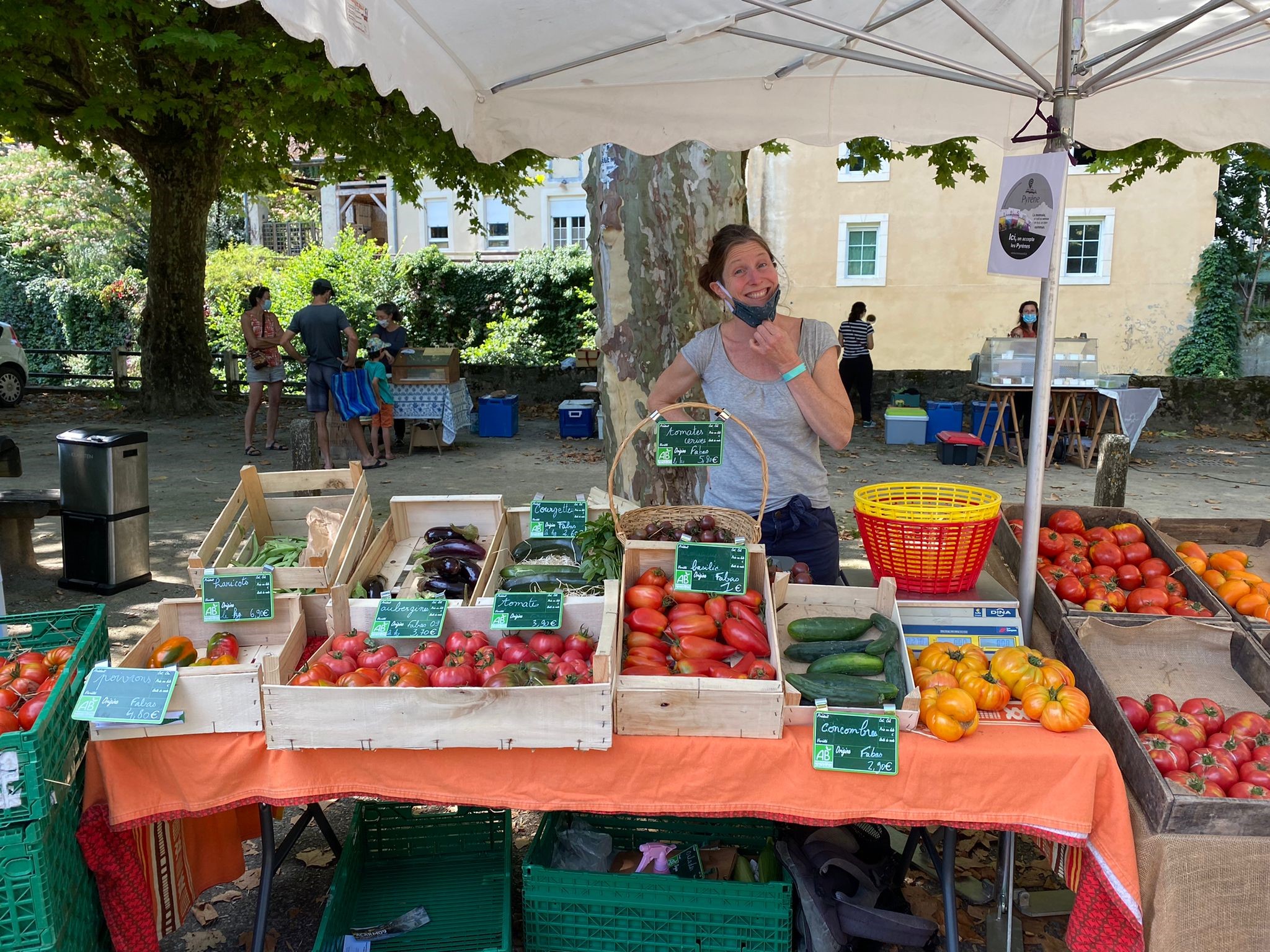 Une productrice de légumes sur le marché